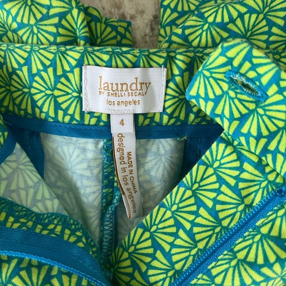 Laundry By Shelli Segal Green And Blue Patterned Women Shorts - Picture 5 of 5